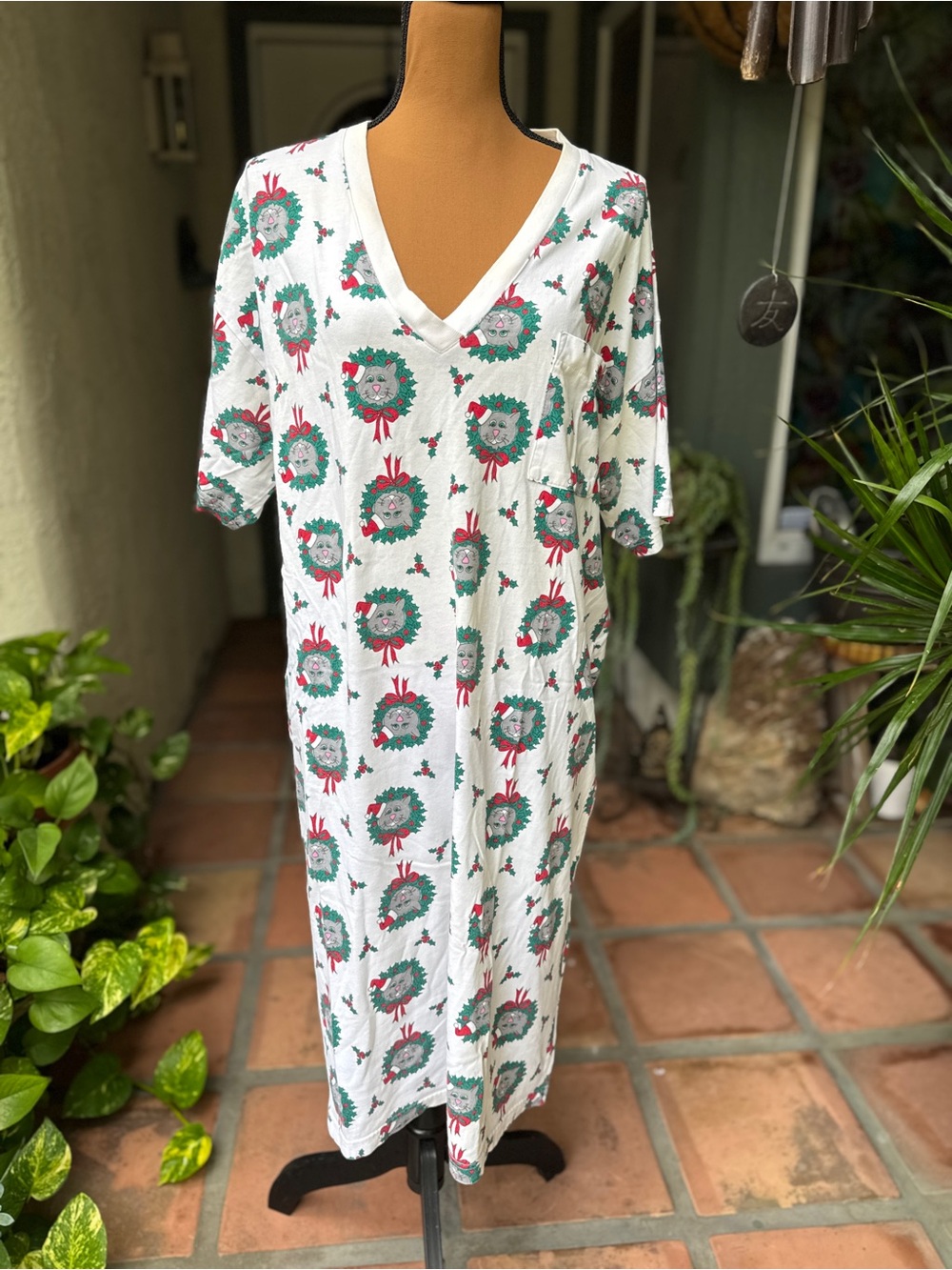 Vintage Cat White V-Neck Cotton Nightgown
